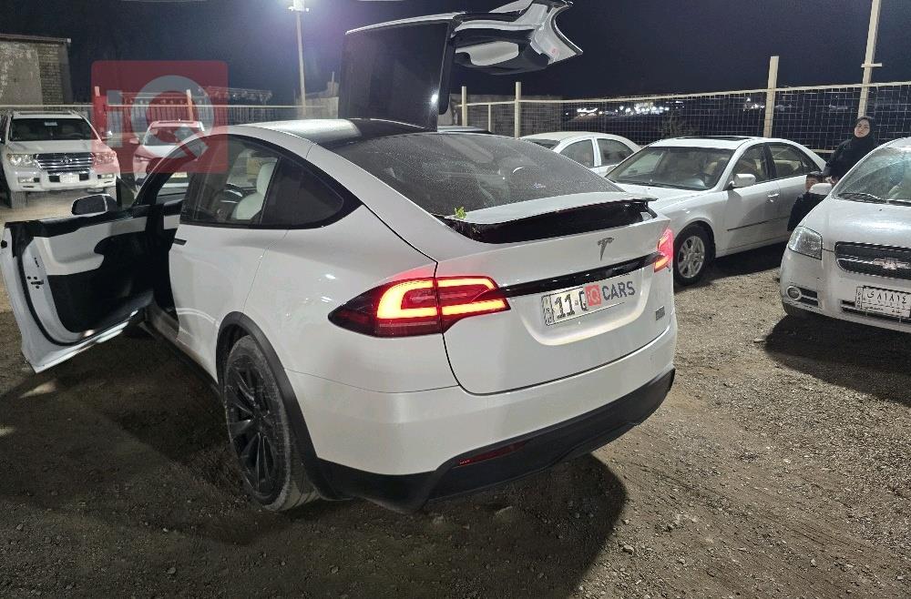 تێسلا Model X